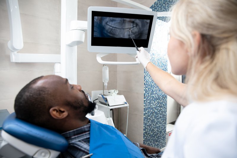 A dentist in Lehigh Valley treating a patient